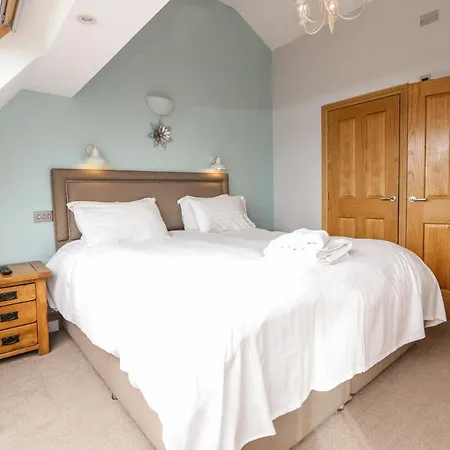 Primrose * Ulverston